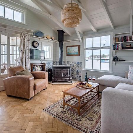 The Boathouse In Felixstowe Ferry - Stunning Waterfront Property Ngoại thất bức ảnh