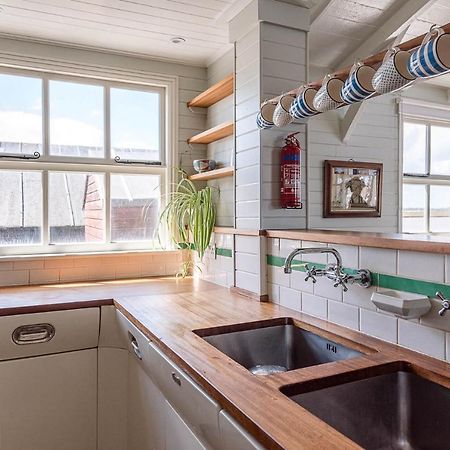 The Boathouse In Felixstowe Ferry - Stunning Waterfront Property Ngoại thất bức ảnh
