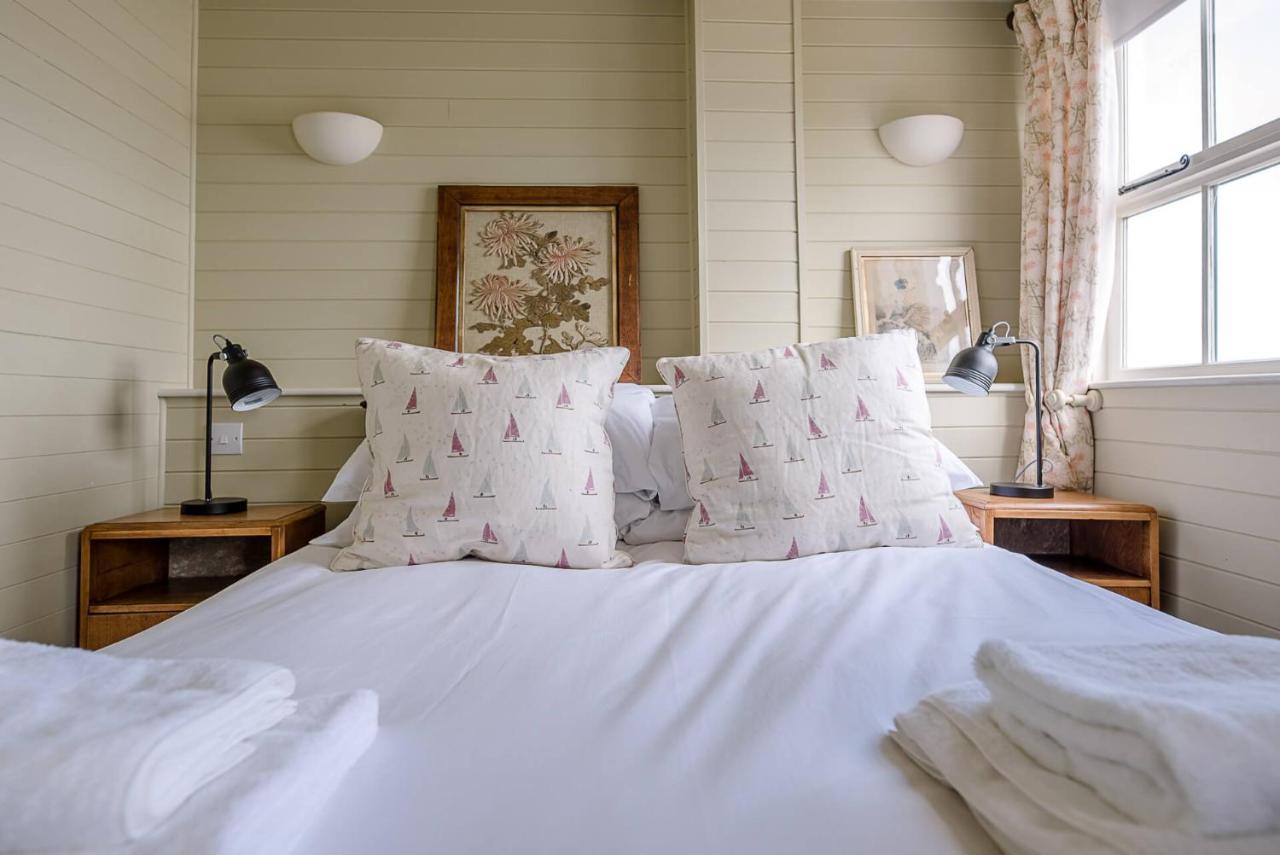 The Boathouse In Felixstowe Ferry - Stunning Waterfront Property Ngoại thất bức ảnh