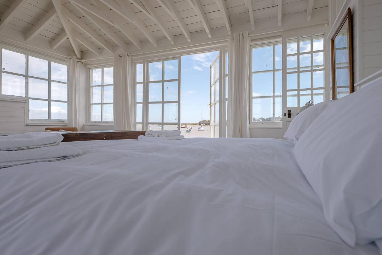 The Boathouse In Felixstowe Ferry - Stunning Waterfront Property Ngoại thất bức ảnh