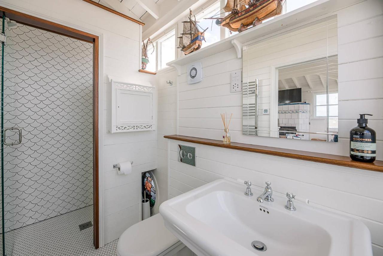 The Boathouse In Felixstowe Ferry - Stunning Waterfront Property Ngoại thất bức ảnh