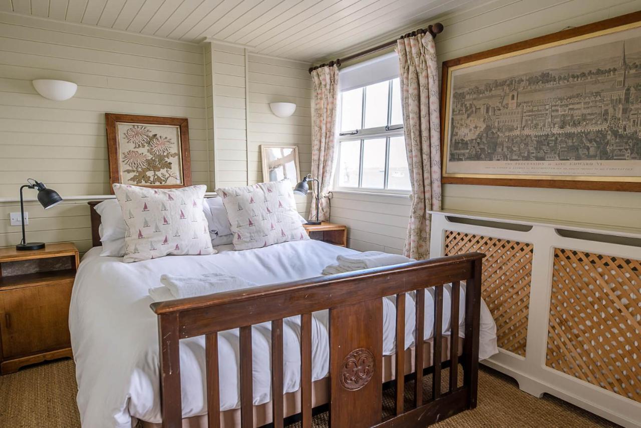 The Boathouse In Felixstowe Ferry - Stunning Waterfront Property Ngoại thất bức ảnh