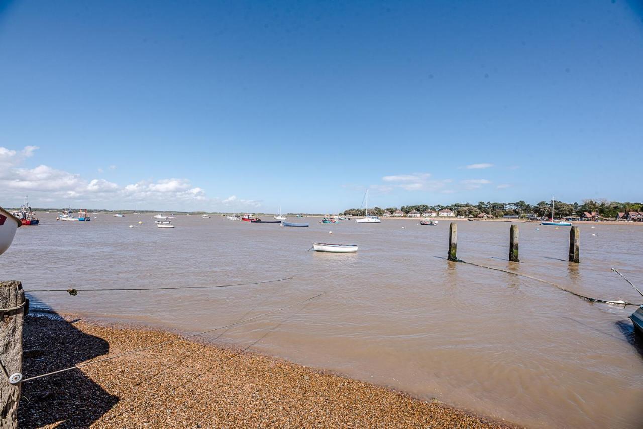 The Boathouse In Felixstowe Ferry - Stunning Waterfront Property Ngoại thất bức ảnh